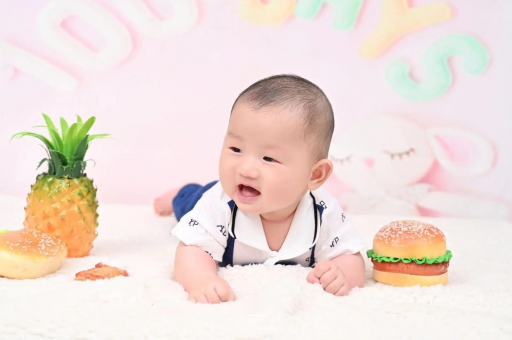 锦州宝宝在妈妈肚子里